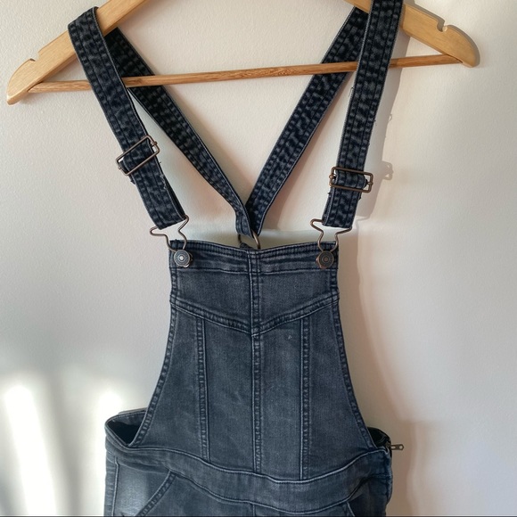 Abercrombie and Fitch Overall Shorts - Picture 4 of 6